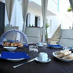 Oda ve Kahvaltı Punta Bianca & Experience