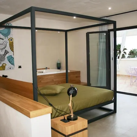 Punta Bianca Suite&home Experience Bed & Breakfast