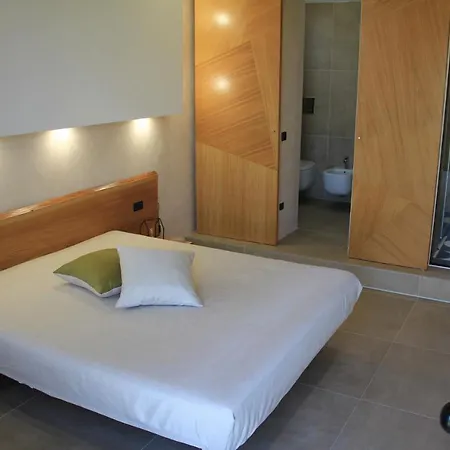 Punta Bianca Suite&home Experience Bed & Breakfast *